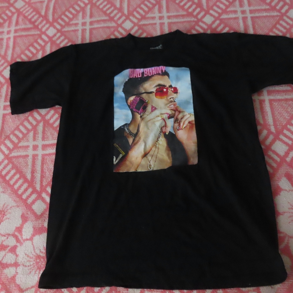 Bad Bunny On Phone tshirt Gemrock M